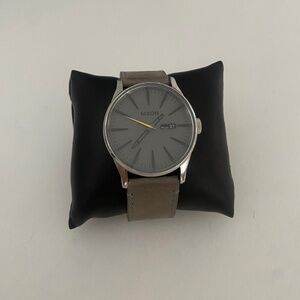 Nixon sentry gray watch
